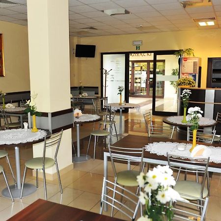 Centrum Ostra Brama Im. Jana Pawla II Скаржиско-Каменна Экстерьер фото
